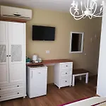 семеен софи Созопол